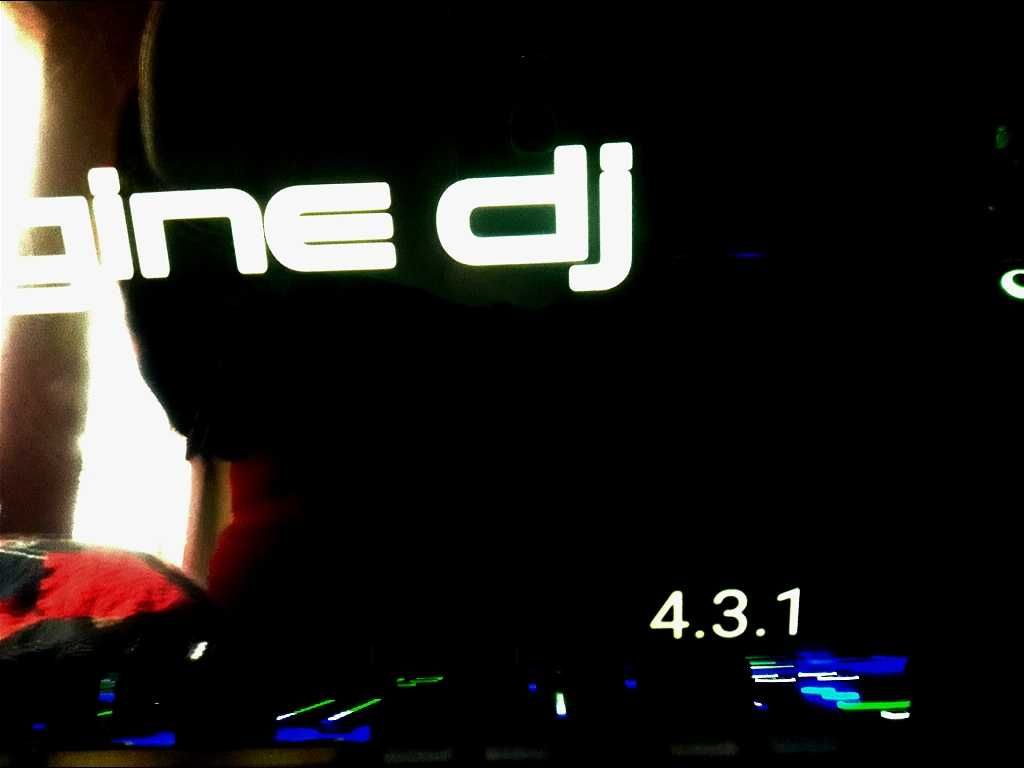 Denon DJ Prime 4 Нов