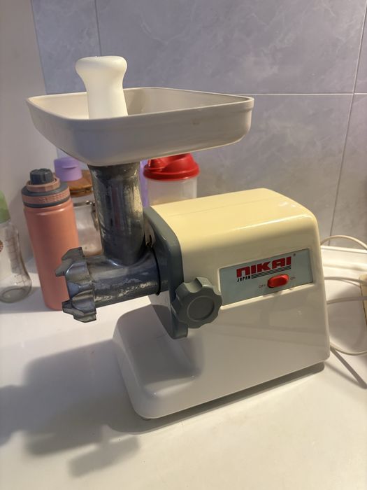 Мясорубка  хорошо работает