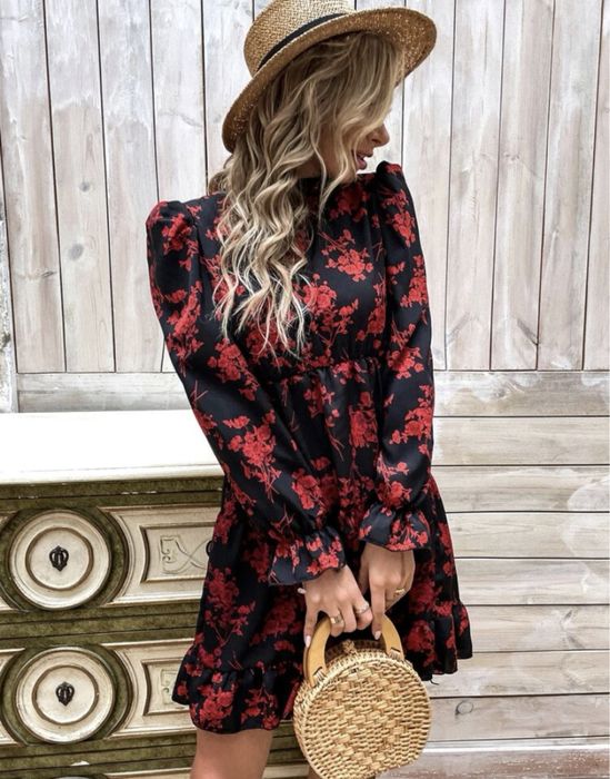 Vand rochie înflorată