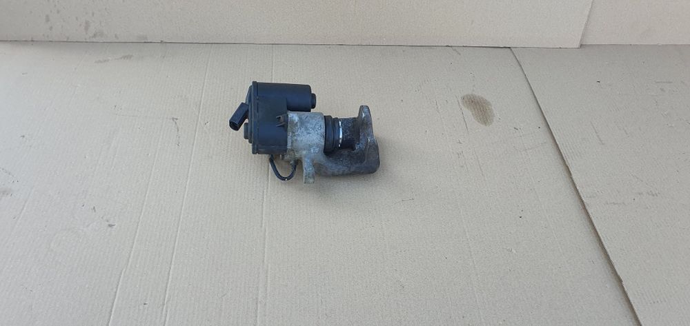 Etrier dreapta spate electric passat b6 2005 - 2010