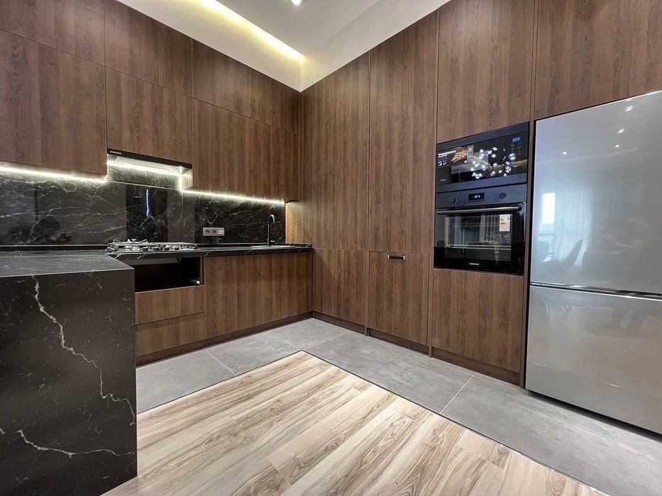 Новостройка! Срочно сдается новая квартира в центре! Метро ойбек!