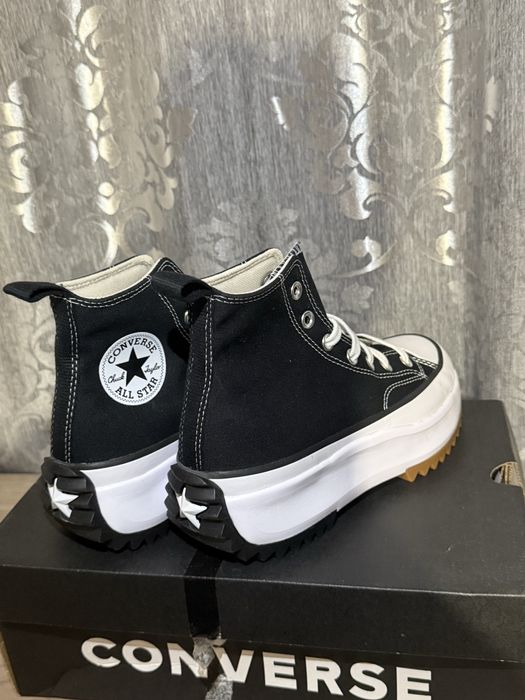 Converse Run Star Hike