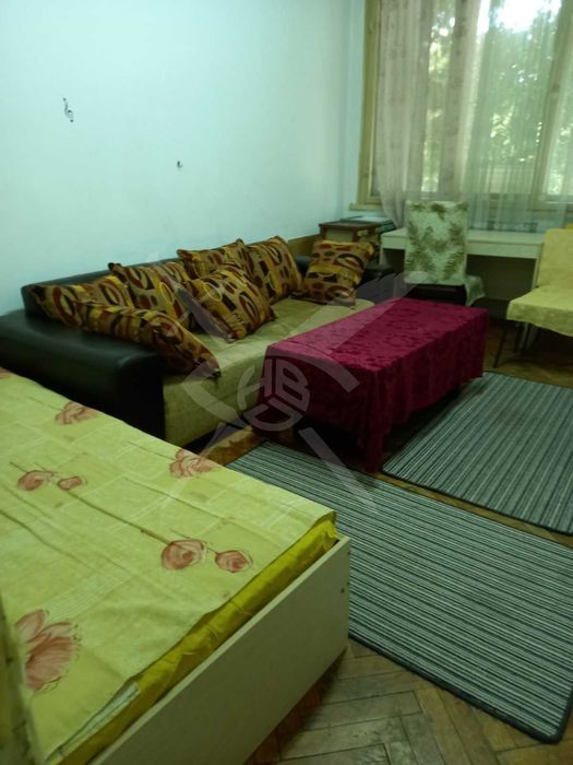 Дава се под наем Тристаен апартамент в Пловдив, Център - 100 кв.м за 300 € - Снимка #1