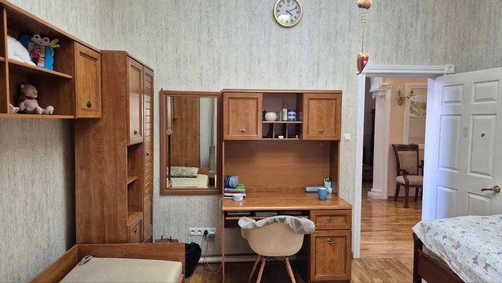 Чарх-Камолон, ор-р: метро Хамза/Новза.

участок-5.2 сотки.