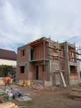 Constructii case la rosu