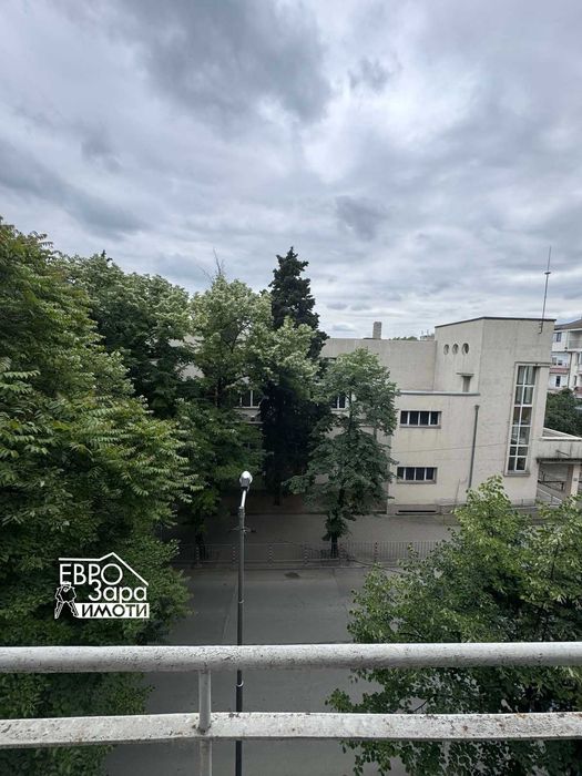 Тристаен апартамент за продажба в района на Второ Основно Училище