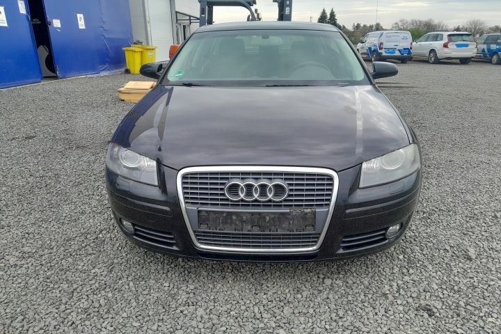 Dezmembrez Audi A3 8P [2003 - 2005] Hatchback 3-usi 1.6 MT (102 hp) B