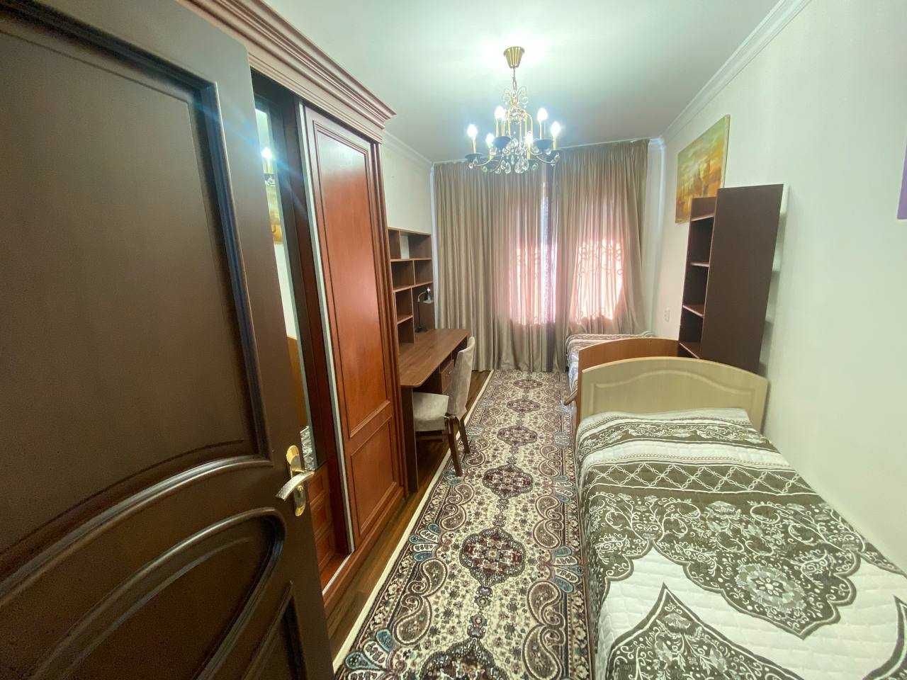 Сдам квартиру ул. Юнус Раджаби, метро Космонавты  3-комнатная