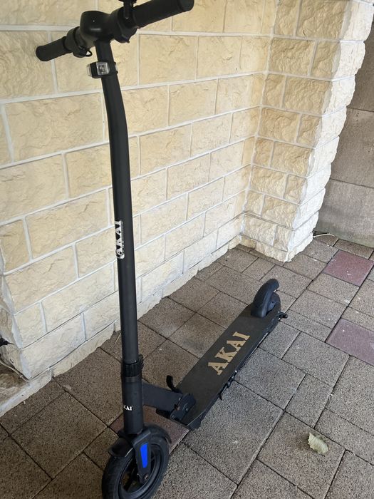 Trotineta electrica akai