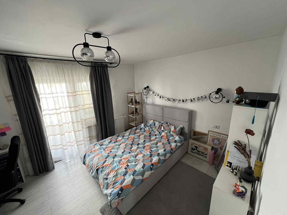 PF inchriez ap 2 dormitoare decomandate + living cu buc | The office