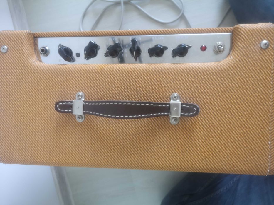 Amplificator Fender Blues Junior Tweed chitara electrica