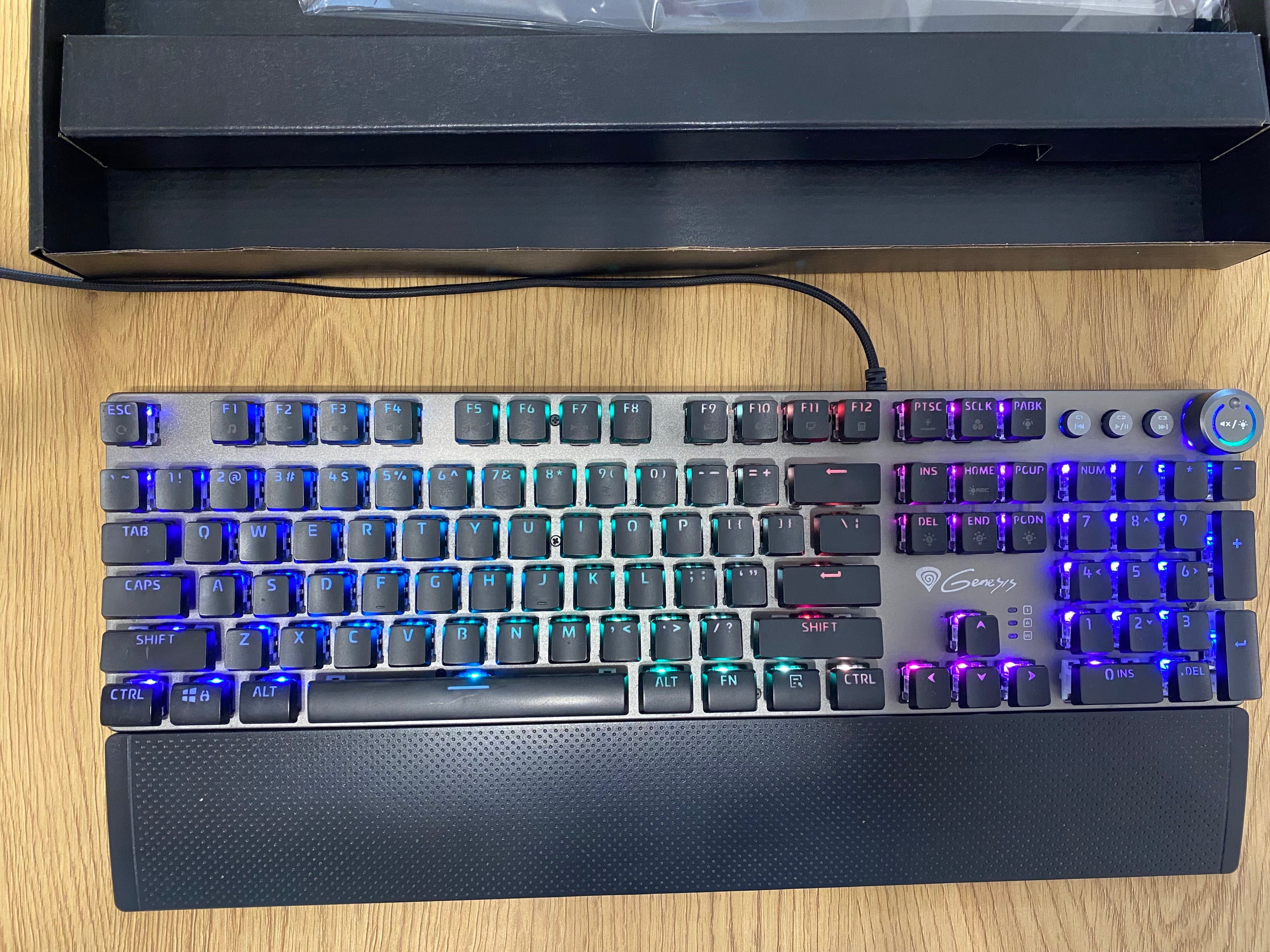 Tastatură mecanică Genesis Gaming THOR 380/RGB/ USB/US