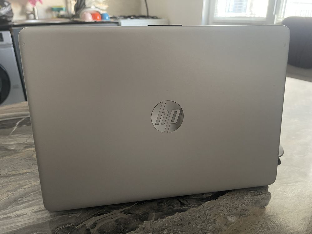 hp nootebook srochna sotiladi