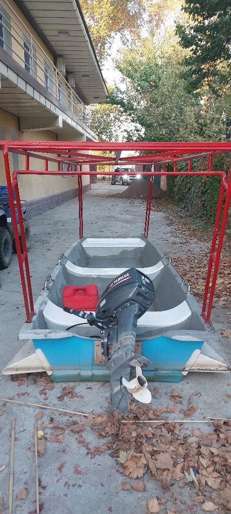 Продам лодку стекло-пластик новая с мотором
