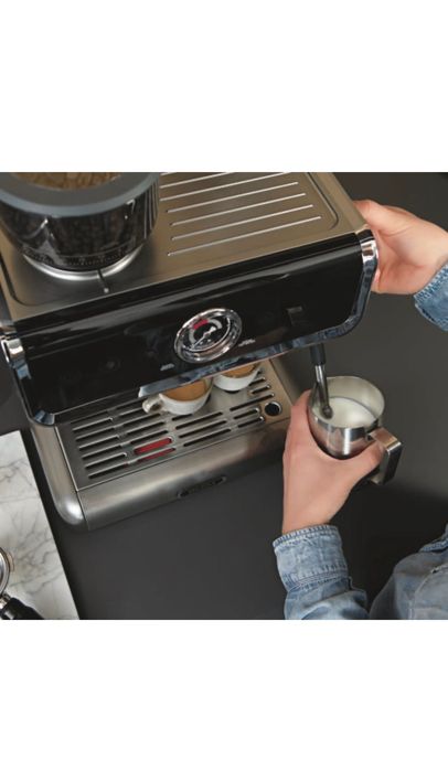 Кафемашина/кафеавтомат мелница Grind Професия, BEEM 15bar,тъчскрийн.