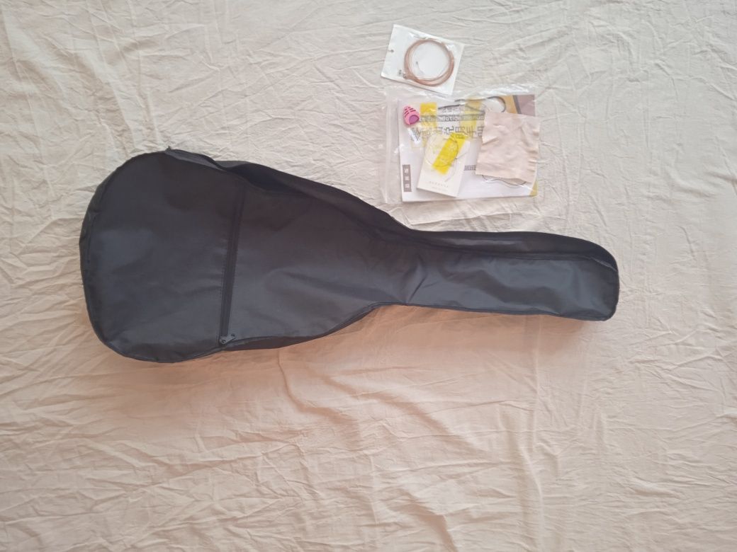 Gitara yangi ishlatilmagan