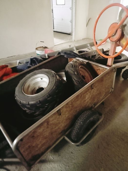 Vând ATV 225 cu remorcuța