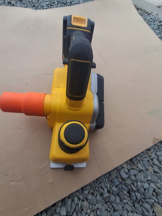 Rindea dewalt DCP 580 .