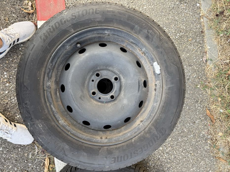 Jante R15 Dacia/ Clio 4x100 Anvelope noi de iarna/ vara 185/65 R15