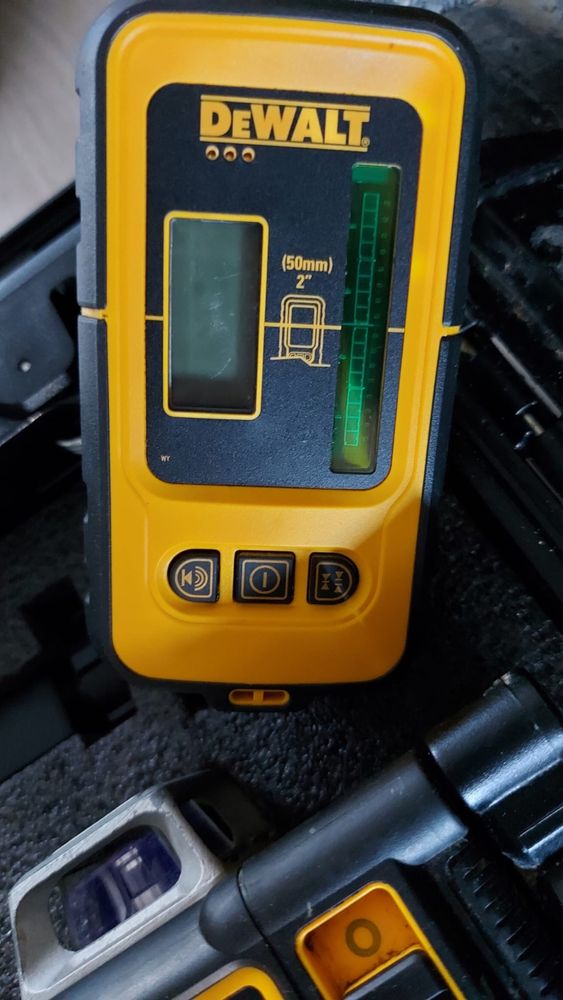 Dewalt 360 raza verde cu receptor