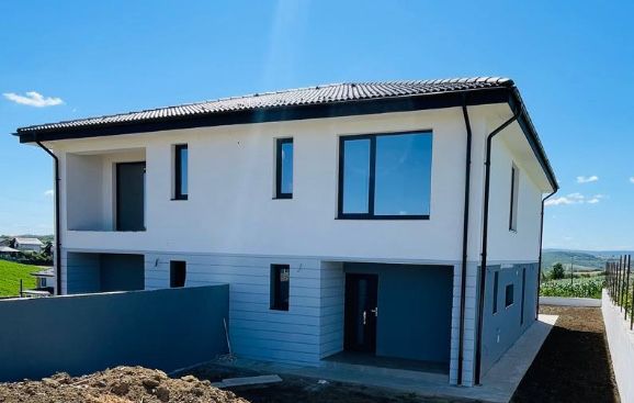 Persoană fizică, propunem spre vânzare vila tip duplex P+1, su 136mp
