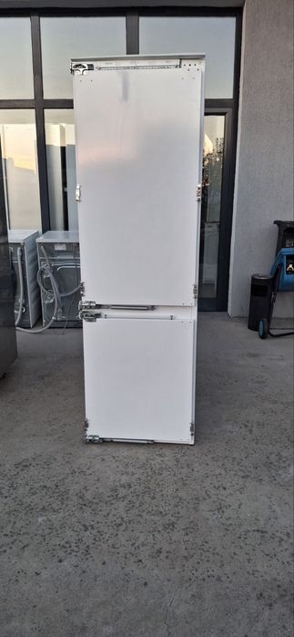 Хладилник за вграждане Миеле 178 см