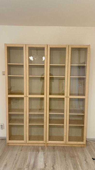 Biblioteca / Vitrina Ikea Billy cu usi de sticla, aspect stejar