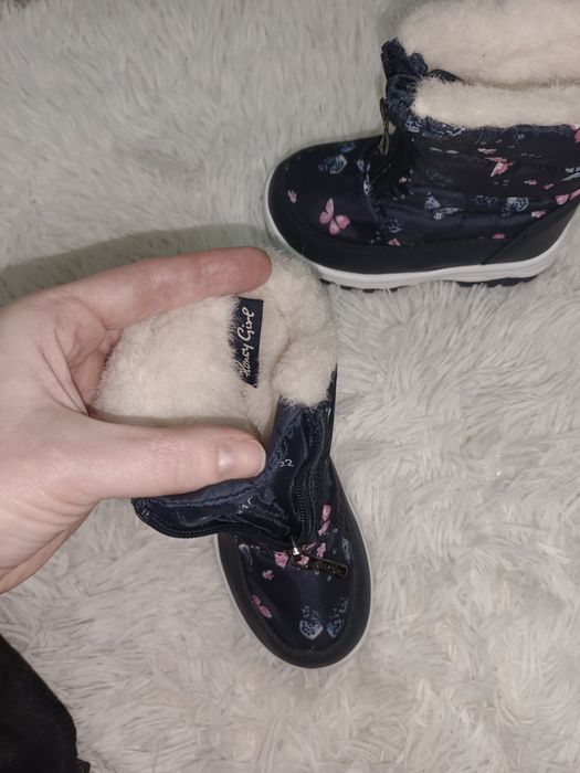 Продам фирменные сапожки