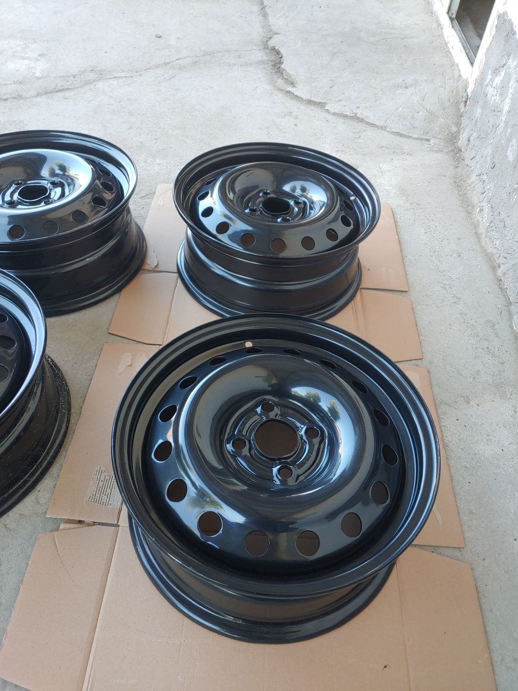 Jentra diska R15. Срочно продается R15 диски для Ласетти, Такума.