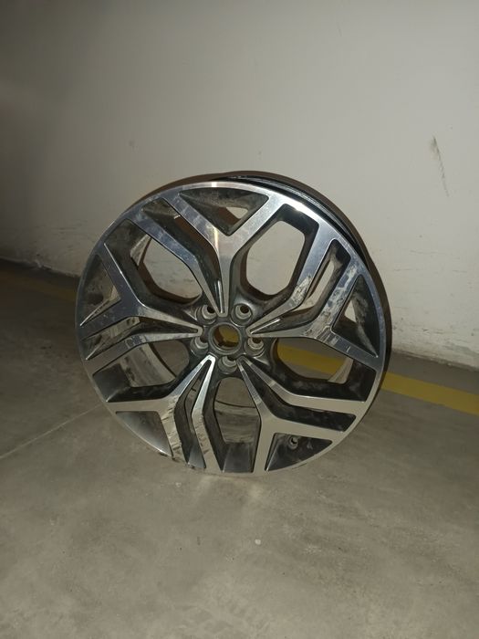 1 джанта на Range Rover Evoque