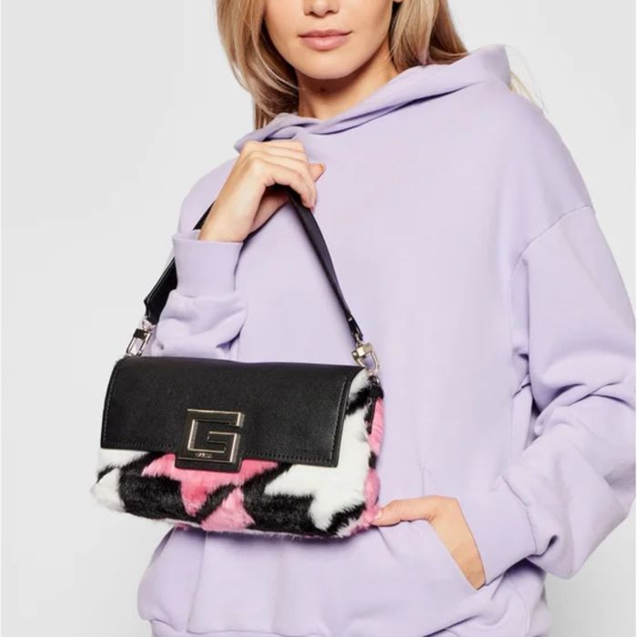 Оригинална дамска чанта Guess Reagan HWHG799019 HOUNDSTOOTH