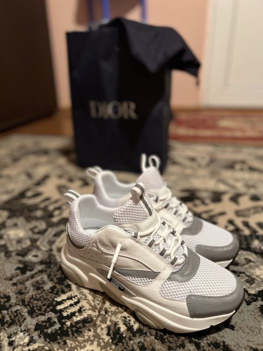 dior b 22 noi , mai multe detalii in privat