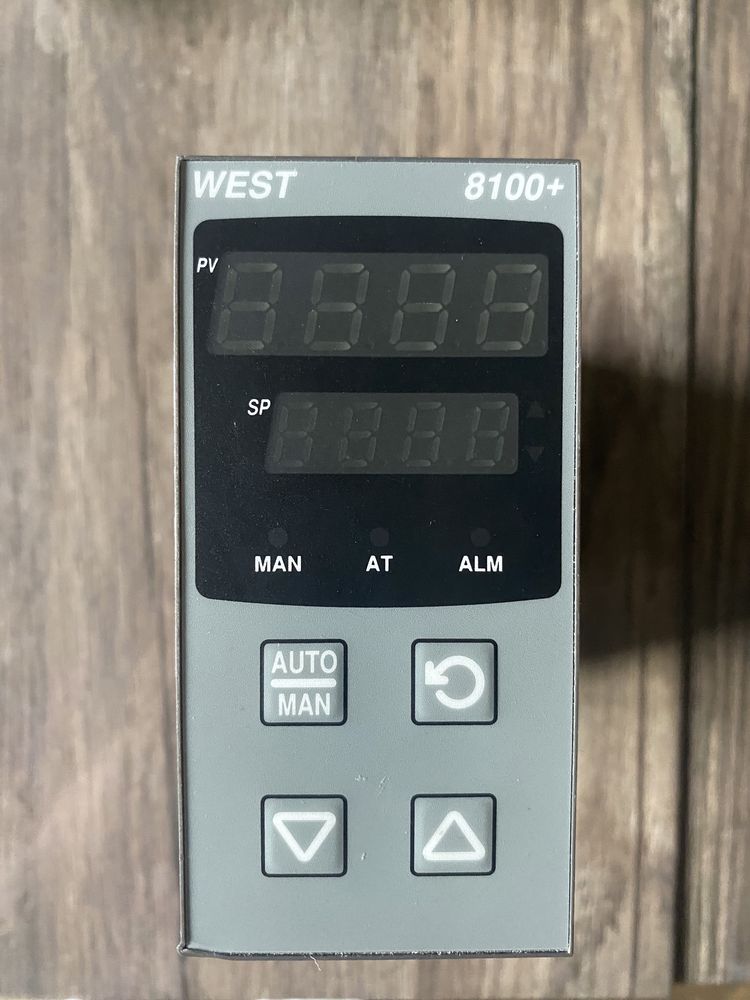 Controller de temperatura WEST P8010