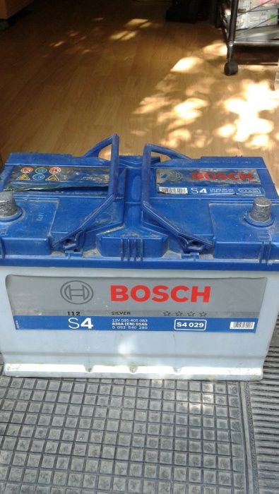 vand baterii-acumulatoare BOSCH si Varta sau altele