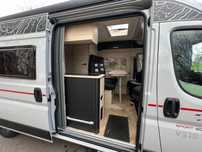 Camper Fiat Ducato 2024, ca nou. Panou solar, aer condiționat și alte.