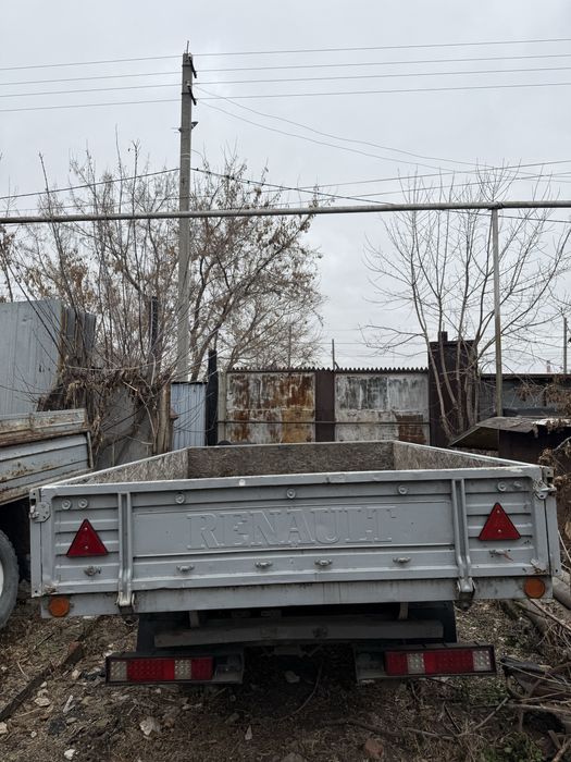 Продам прицеп Ренаулт