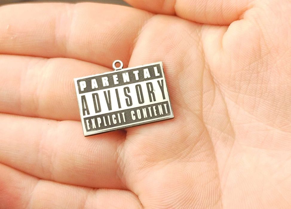 Parental Advisory Explicit Content  медальон висулка сребро 925