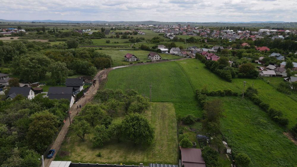 De vânzare 70 Ari intravilan-Rădăuți,sau Parcele 7-10 ARI,utilități!