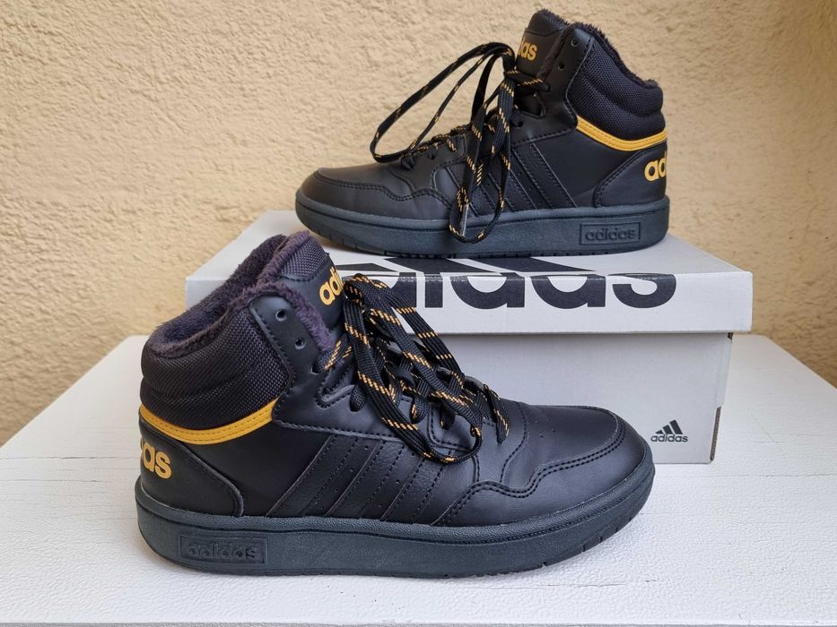 Ghete bocanci Adidas marimea 36, imblaniti