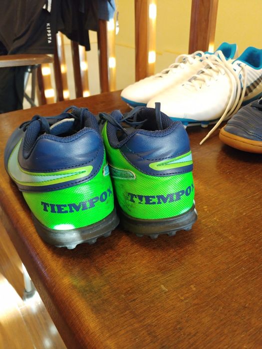 2 perechi Nike Tiempox marime 41 incaltaminte fotbal sintetic
