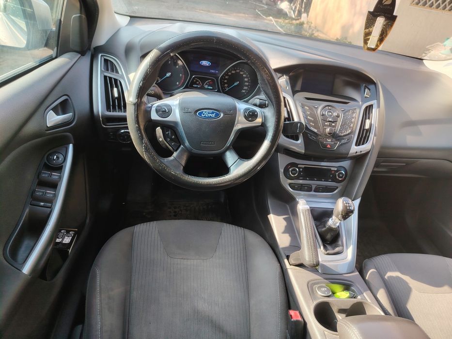 Vând ford focus3