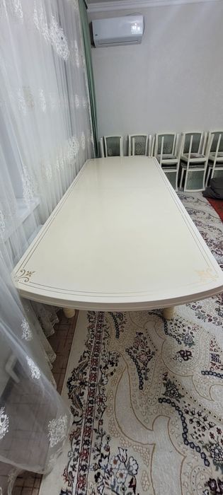 Стол гостинный