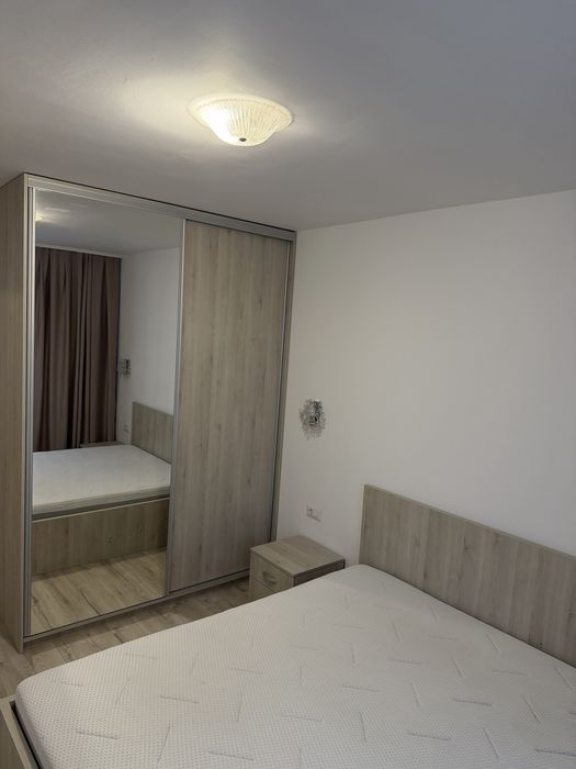 Inchiriez apartament in ARED