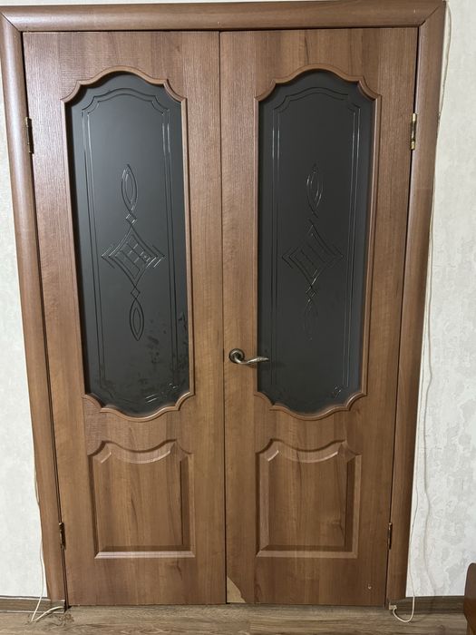 Двери межкомнатные б/у