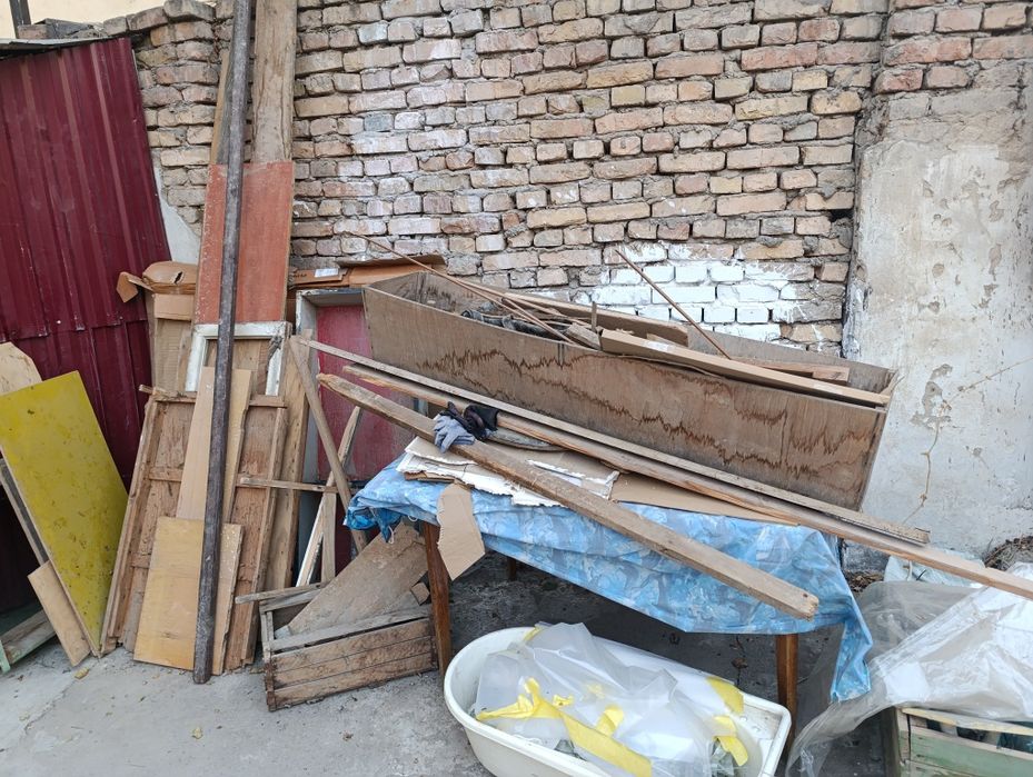 Срочно! Бесплатно отдам деревянные доски,дрова и ящики