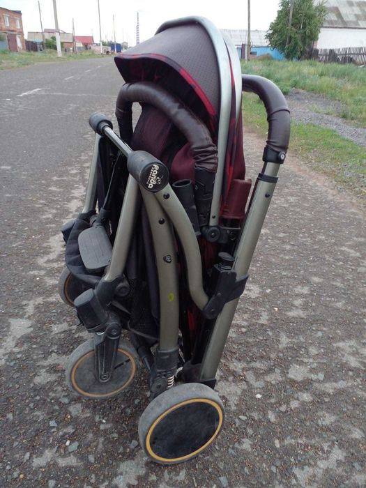 Коляска прогулочная