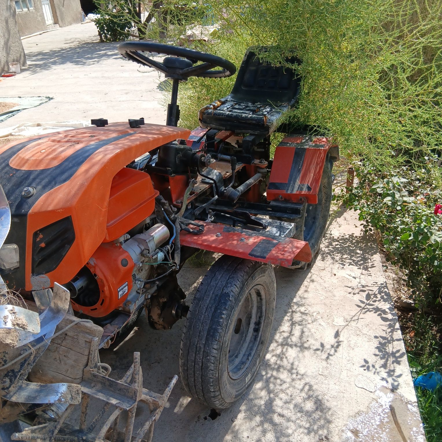 Mini traktor  moto kultuvator garantya