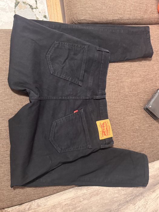 Blugi Levis ( nu Gang, bu Mustang, nu Tommy Hilfiger, nu Calvin Klein)