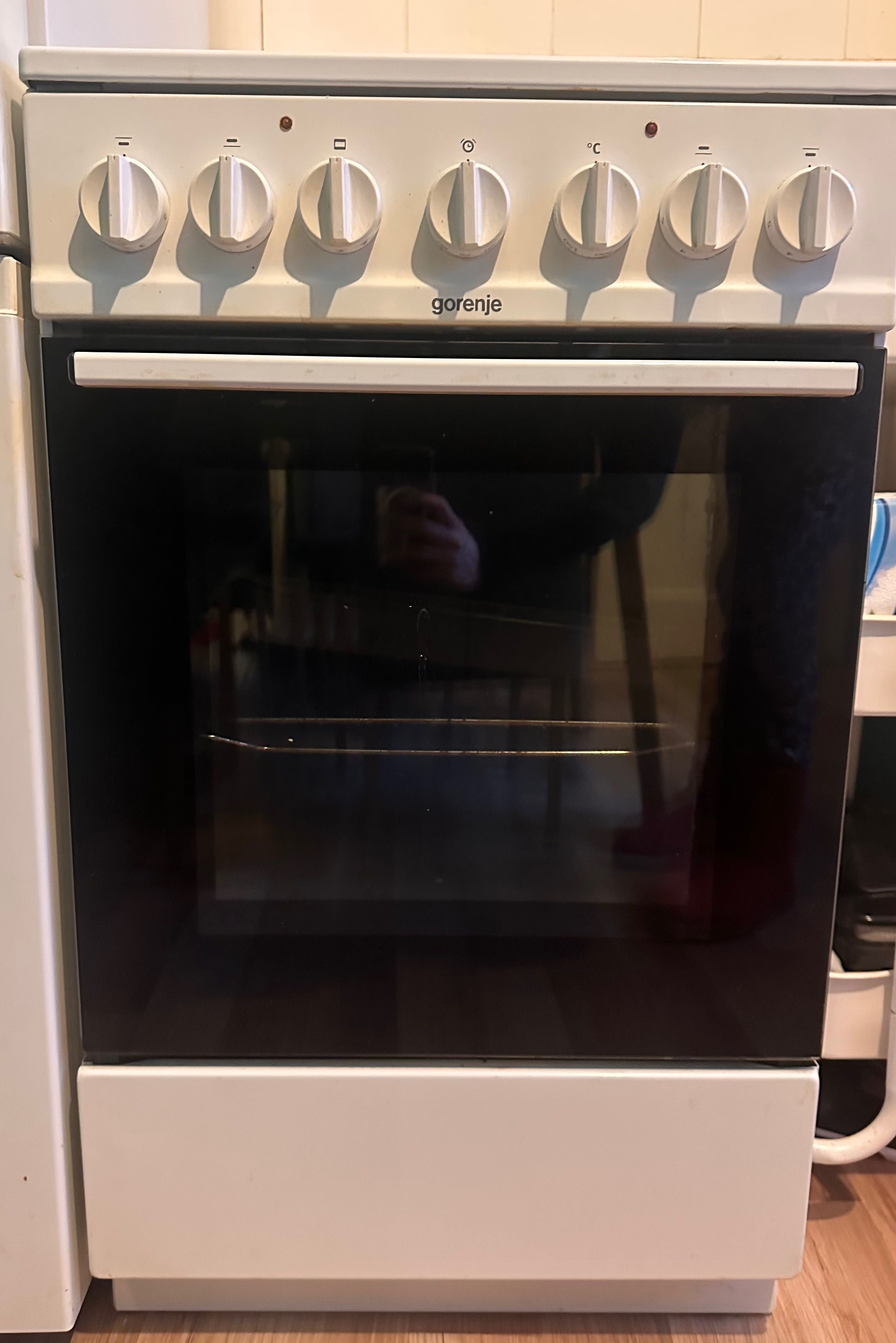 Готварска печка с керамичен плот Gorenje GEC5B41WG 62л / А