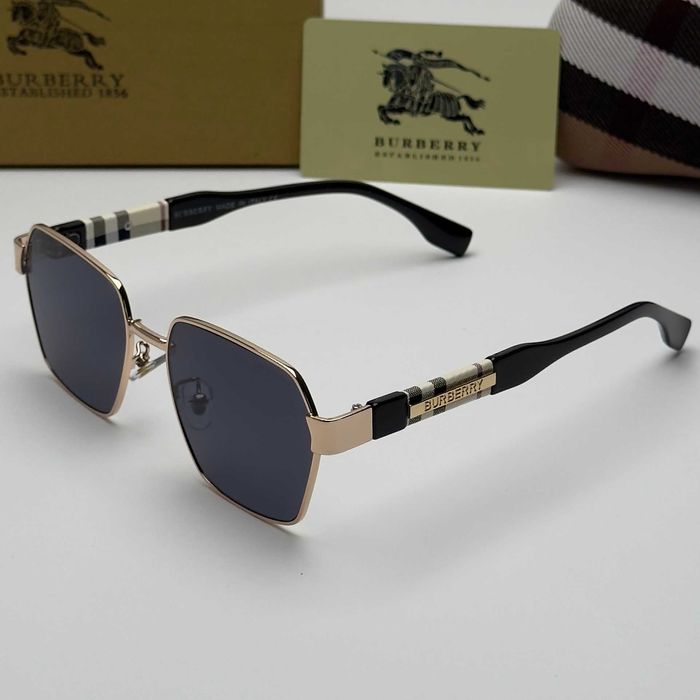 Слънчеви очила Burberry Gold нови, унисекс, метална рамка, черни лещи